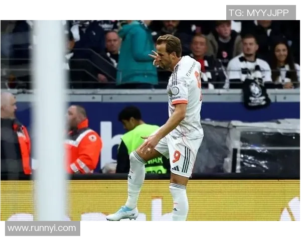 孔帕尼盛赞凯恩全能表现称其在进攻组织与防守两端皆堪核心 孔帕尼盛赞凯恩全能表现称其在进攻组织与防守两端皆堪核心